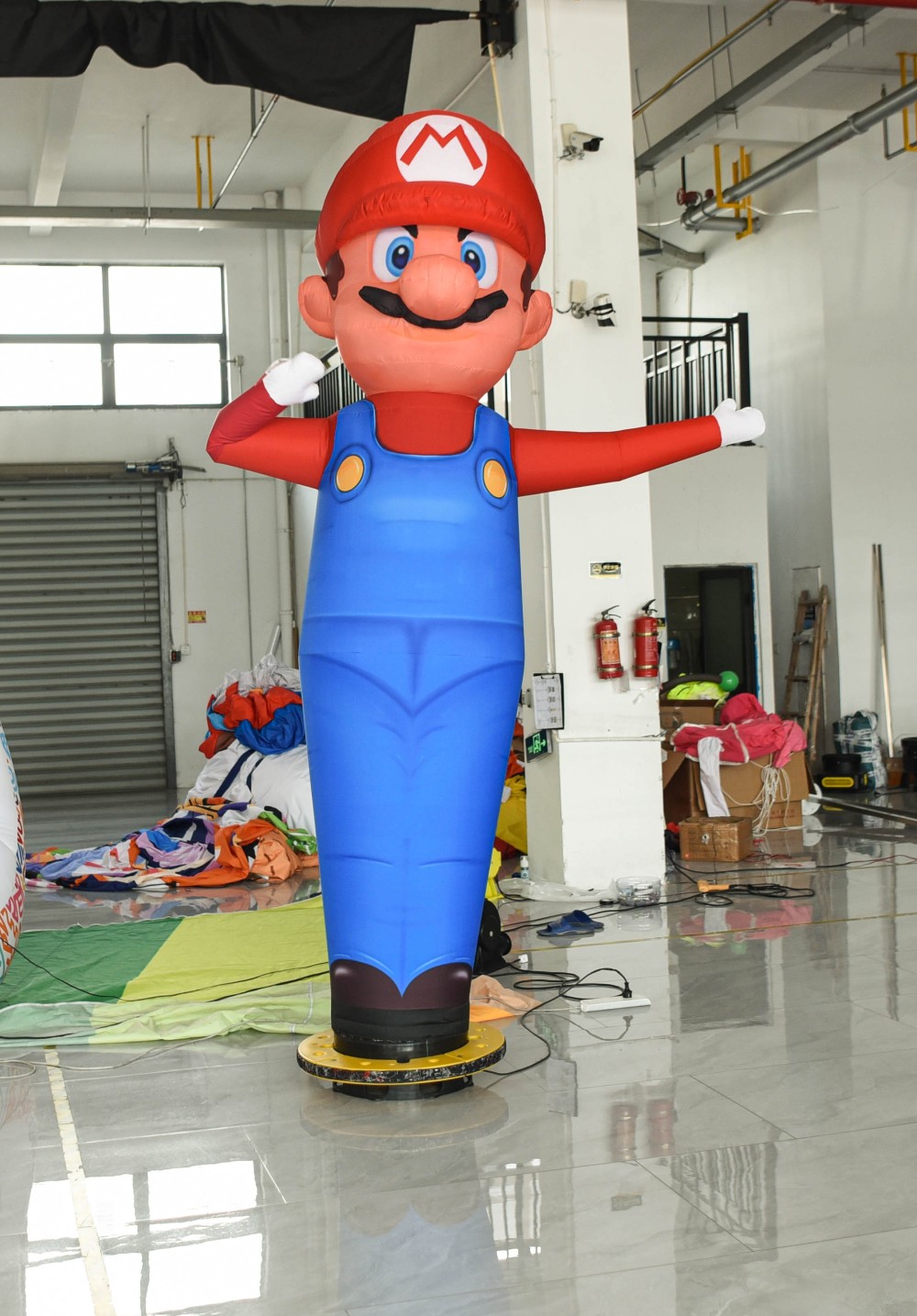 nafukovacia reklama super mario panák figurína s ventilátorom