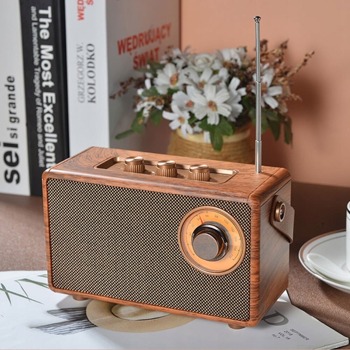 Prehrávač radio v retro dizajne vintage drevene mini male